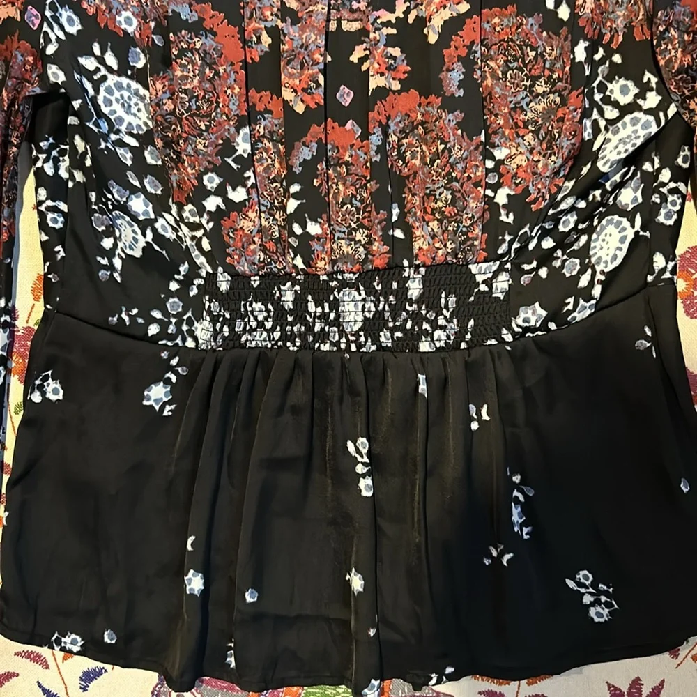 Free People Run Free Tunic Blouse size M Bohemian black floral Night Shade satin - Picture 13 of 15